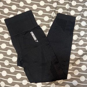 Gym shark leggings